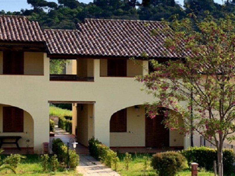 Aparthotel Le Corti Di Montepitti